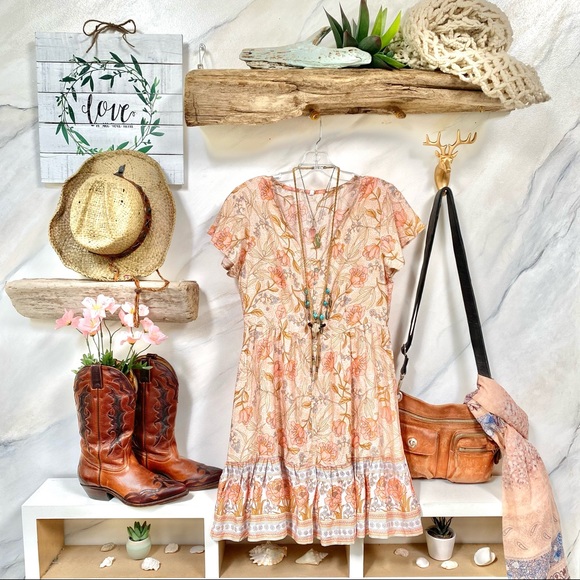 ⭐️SOLD⭐️GORGEOUS Boho dreamy floral dress w blush vibe🌸✨ - Picture 4 of 14